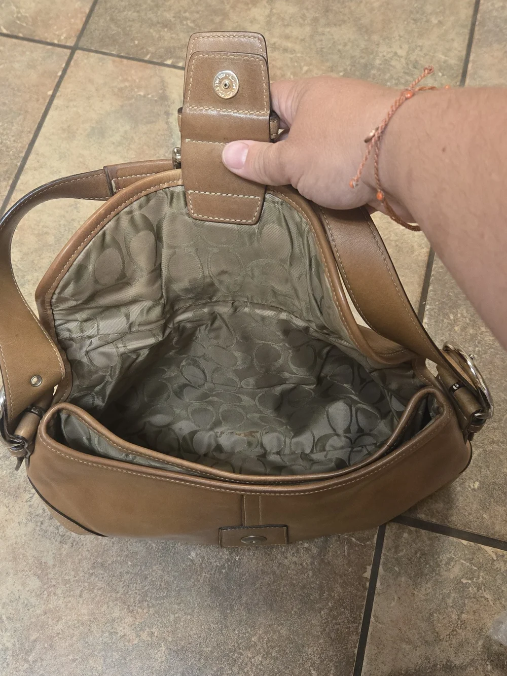 Vintage Coach Soho 9248 Tan Leather FTan Leather Shoulder Bag with Silver Buckle